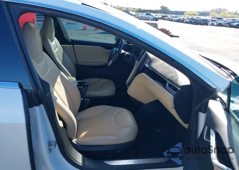 2015 Tesla Model S 85D/P85D z USA, uszkodzony, nr VIN 5YJSA1H46FF093992